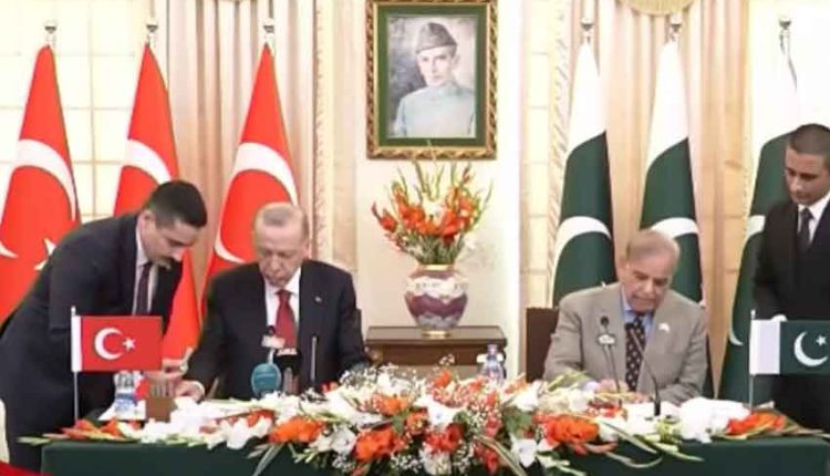 دونوں ممالک نے اسٹریٹجک تعلقات کو مزید مستحکم کرنے کے لیے اعلامیہ پر دستخط کیے۔